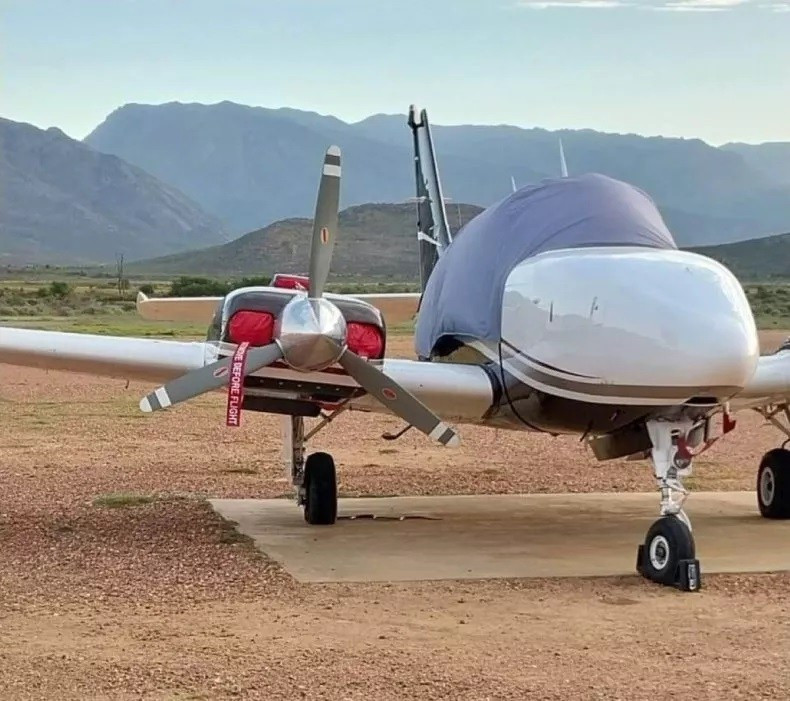 Chạm trán rắn trên máy bay, phi công có pha xử lý bất ngờ - Hình 3 Cham tran ran tren may bay, phi cong co pha xu ly bat ngo-Hinh-3