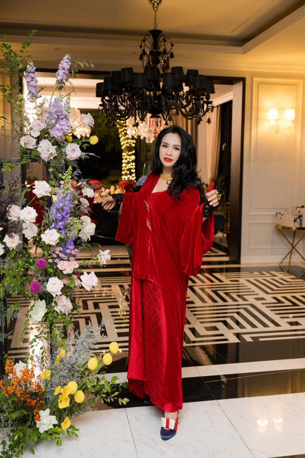 Diva Thanh Lam ben chong bac si: Nhan sac U60 ruc ro-Hinh-9