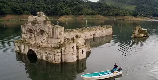 Hạn hán khiến hồ nước ngọt cạn, lộ công trình gần 500 năm tuổi - Hình 3 Han han khien ho nuoc ngot can, lo cong trinh gan 500 nam tuoi-Hinh-3