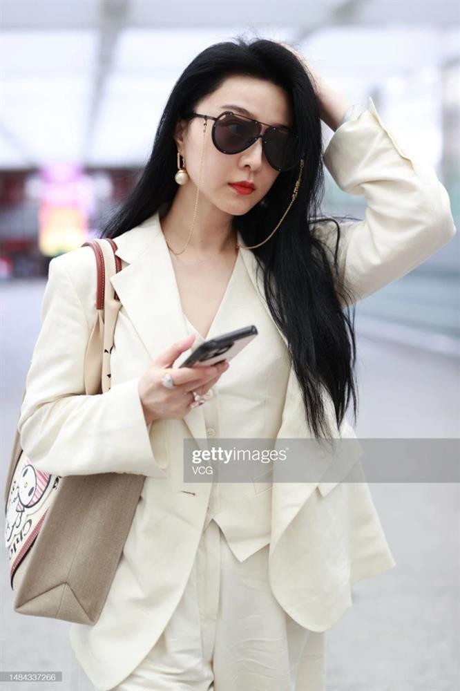 Vo tinh lot ong kinh fan, Pham Bang Bang gay sot nho dep-Hinh-4