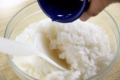 Nau com chi can them thu nay com thom ngon khong dinh noi