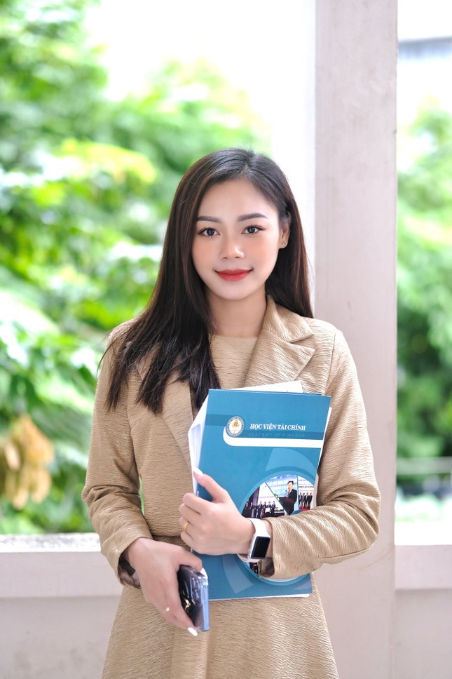Nu Dang vien Hoc vien Tai chinh gianh giai nhat thi anh dep tren TTV-Hinh-19