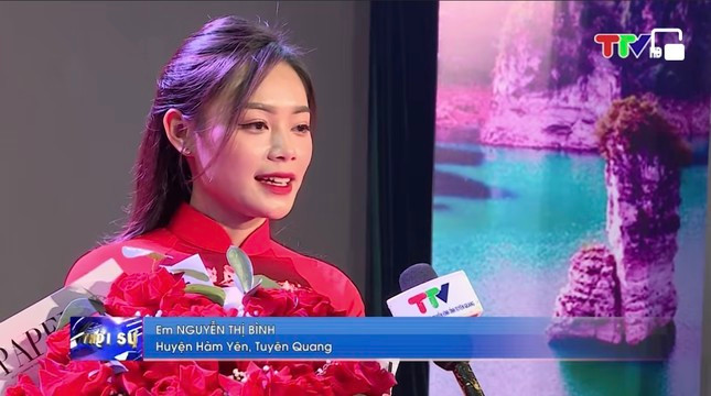 Nu Dang vien Hoc vien Tai chinh gianh giai nhat thi anh dep tren TTV-Hinh-18