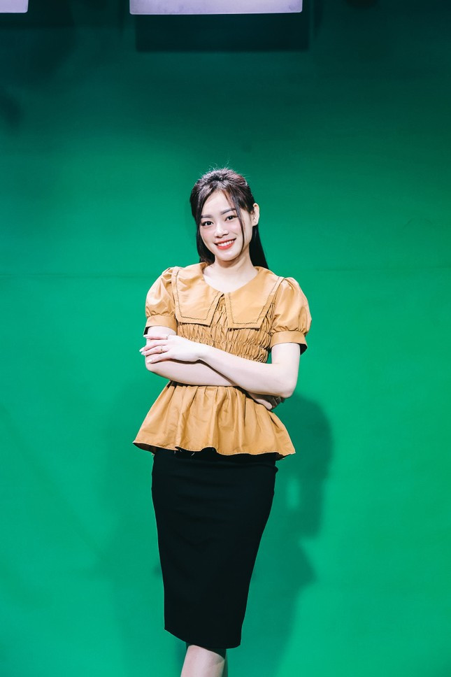 Nu Dang vien Hoc vien Tai chinh gianh giai nhat thi anh dep tren TTV-Hinh-24