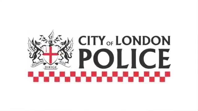 Video: Cuop lao xe len via he, giat dien thoai nhanh nhu chop