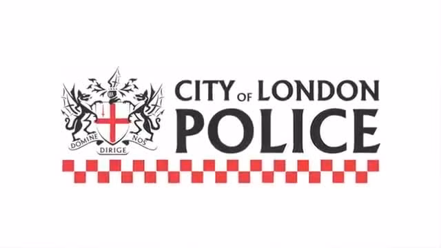 Video: Cướp lao xe lên vỉa hè, giật điện thoại nhanh như chớp Video: Cuop lao xe len via he, giat dien thoai nhanh nhu chop