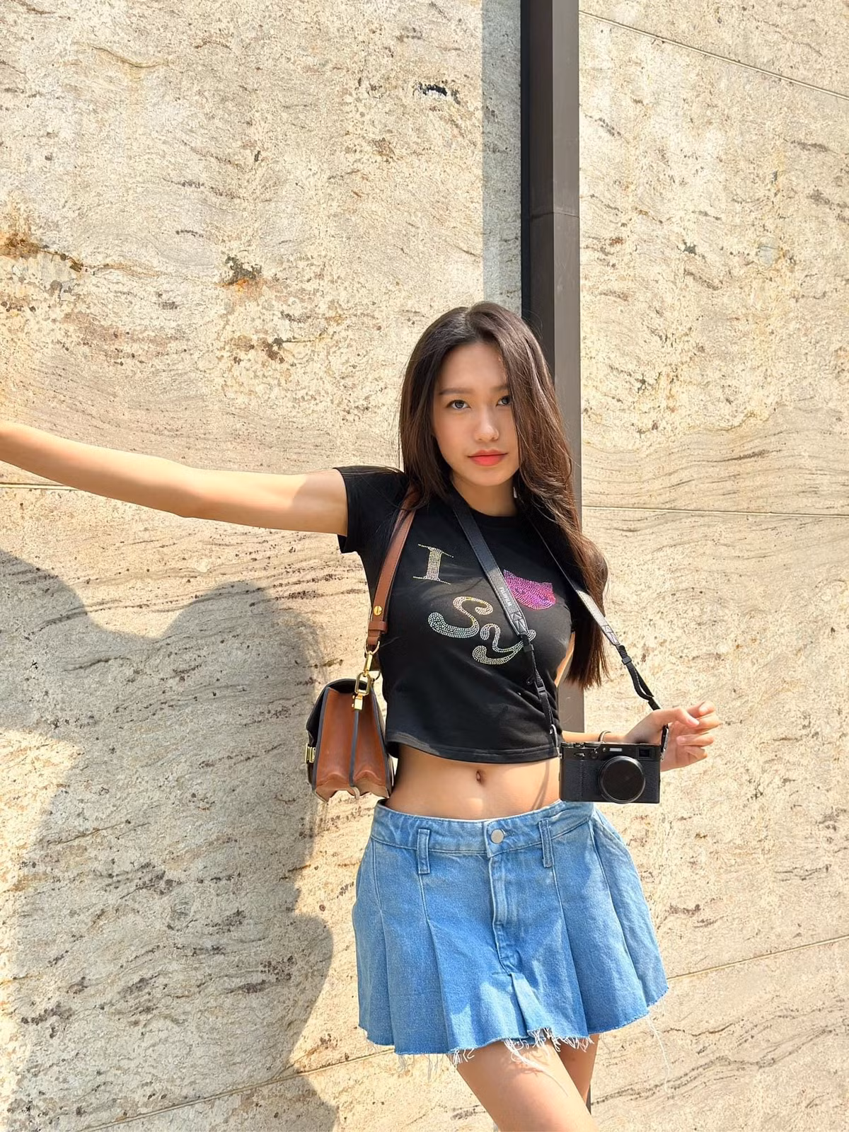 Sắc vóc của "chân dài" tuổi 22 ngày càng thăng hạng (Ảnh: Facebook nhân vật).