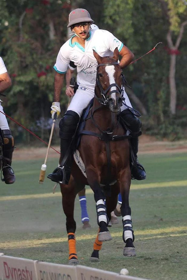 Rich kid Ấn Độ thừa kế ngai vàng và vài tỷ đô ở tuổi 20 - Hình 6 Rich kid An Do thua ke ngai vang va vai ty do o tuoi 20-Hinh-6