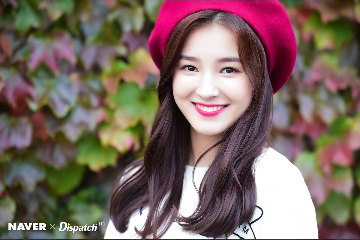 Người đẹp 10X có dung mạo nổi bật ở dàn thần tượng nữ thế hệ thứ ba. Tuy nhiên vì không xuất phát từ công ty lớn và danh tiếng nhóm Momoland ở mức trung bình khá, Nancy chỉ bật lên một thời gian ngắn và chìm dần.