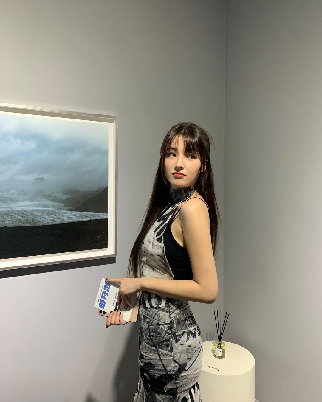 Tên đầy đủ của nữ ca sĩ là Nancy Jewel Mcdonie, thành viên nhóm nhạc Momoland, con lai Mỹ - Hàn Quốc.