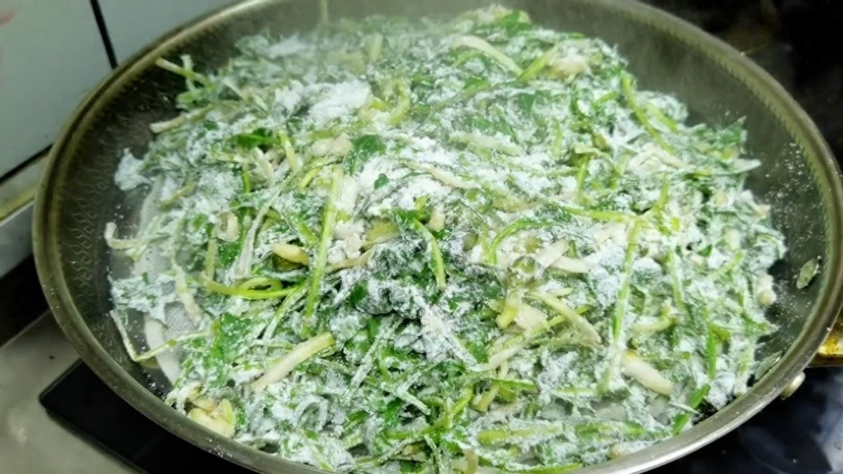 Loại rau dại toàn bị nhổ bỏ hóa ra là "vua bổ gan" - Hình 11 Loai rau dai toan bi nho bo hoa ra la