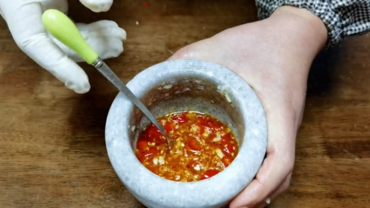 Loại rau dại toàn bị nhổ bỏ hóa ra là "vua bổ gan" - Hình 12 Loai rau dai toan bi nho bo hoa ra la