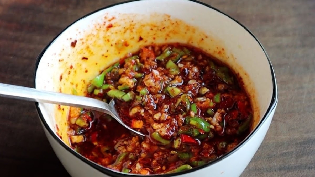 Loại rau dại toàn bị nhổ bỏ hóa ra là "vua bổ gan" - Hình 8 Loai rau dai toan bi nho bo hoa ra la