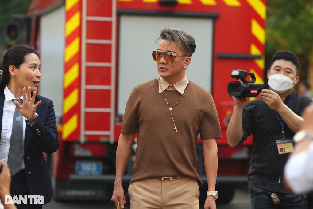 Vy Oanh, Dam Vinh Hung voi va roi toa, Thuy Tien phan ung gi khi vang mat?-Hinh-3