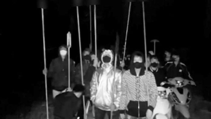 Ha Noi: Bat khan cap 16 doi tuong o Chuong My