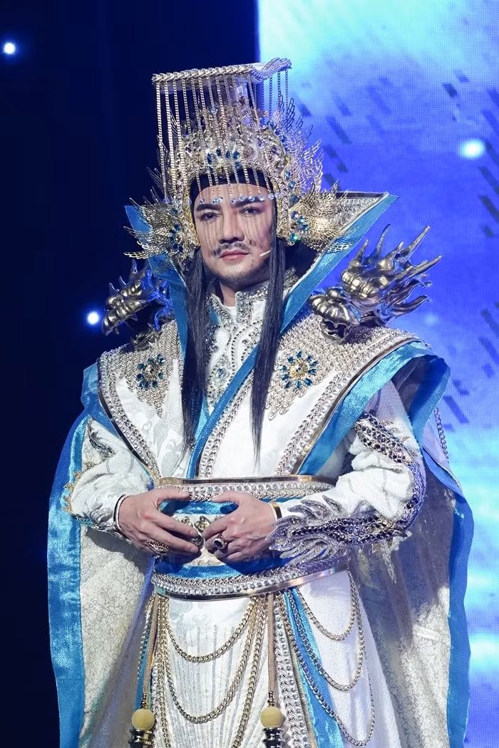 Loan danh xung 'ong hoang, ba chua' o lang giai tri Viet-Hinh-2