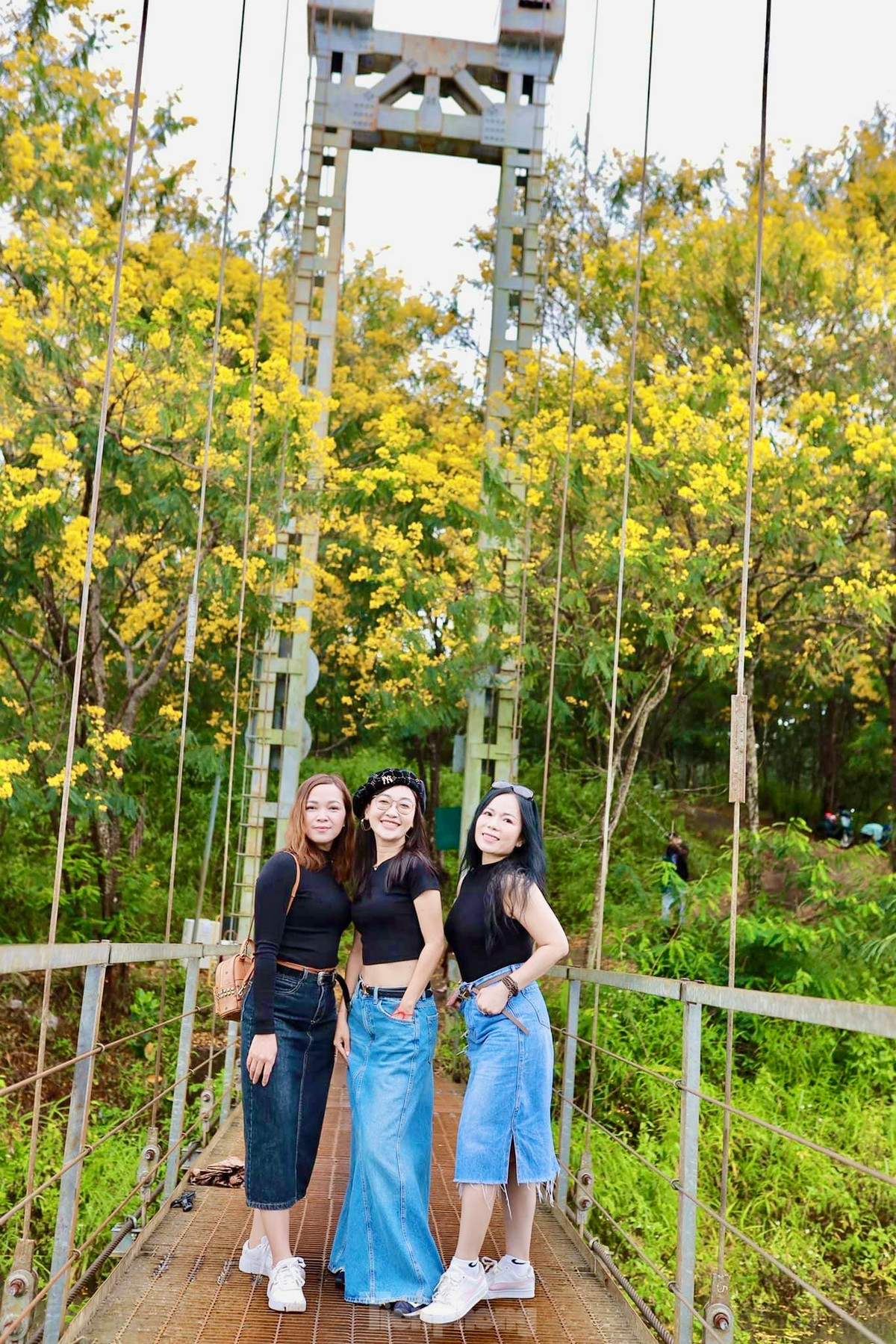 br/> Theo cơ quan chức năng, hiện Đắk Nông đang trong thời điểm mùa mưa, người dân và du khách đến khu vực cầu treo Đắk R'Moan chụp ảnh, tuyệt đối không được chủ quan để tránh xảy ra sự cố đáng tiếc.