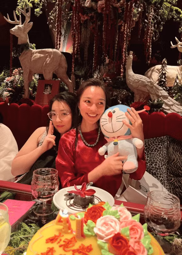 Con gái Hiền Thục cao 1m7, từng theo học ngành Quản trị sự kiện.