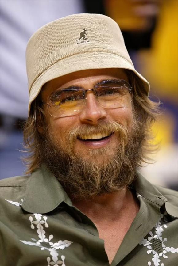 Nếu nói đến độ tuổi 60, thì một số bức ảnh trước đây của nam diễn viên là ví dụ điển hình.