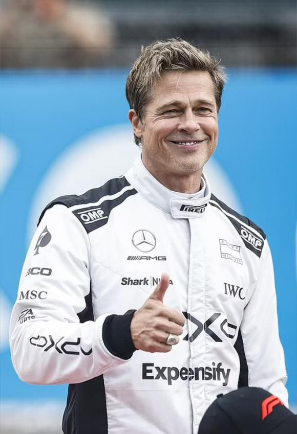 Trước đó, Brad Pitt từng đảm nhận vai Benjamin Button trong bộ phim cùng tên của đạo diễn David Fincher. Đây cũng là vai diễn thành công nhất trong sự nghiệp diễn xuất của anh.