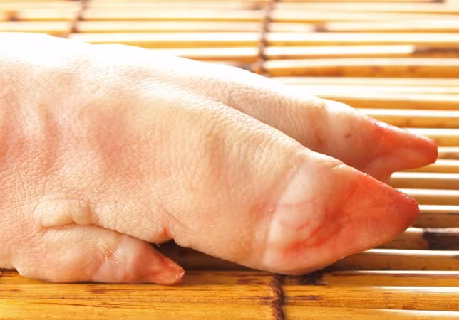 Mua chan gio heo nen chon chan truoc hay chan sau?-Hinh-3