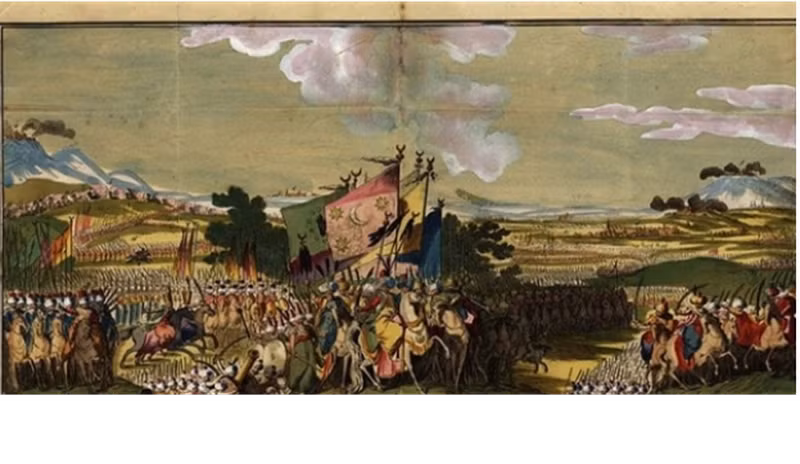  Quân đội Áo tự tấn công mình. Năm 1788, phe Áo đã lên kế hoạch đánh Đế chế Ottoman gần thành phố Karansebes. Tuy nhiên, hai tốp binh lính khác nhau đã nhầm tưởng đối phương là quân Ottoman nên cả hai bên đã xả súng vào nhau, kết quả khiến 10.000 binh lính thiệt mạng. Hai ngày sau, quân Ottoman đã chiếm trọn thành phố mà chẳng tốn chút sức lực nào.