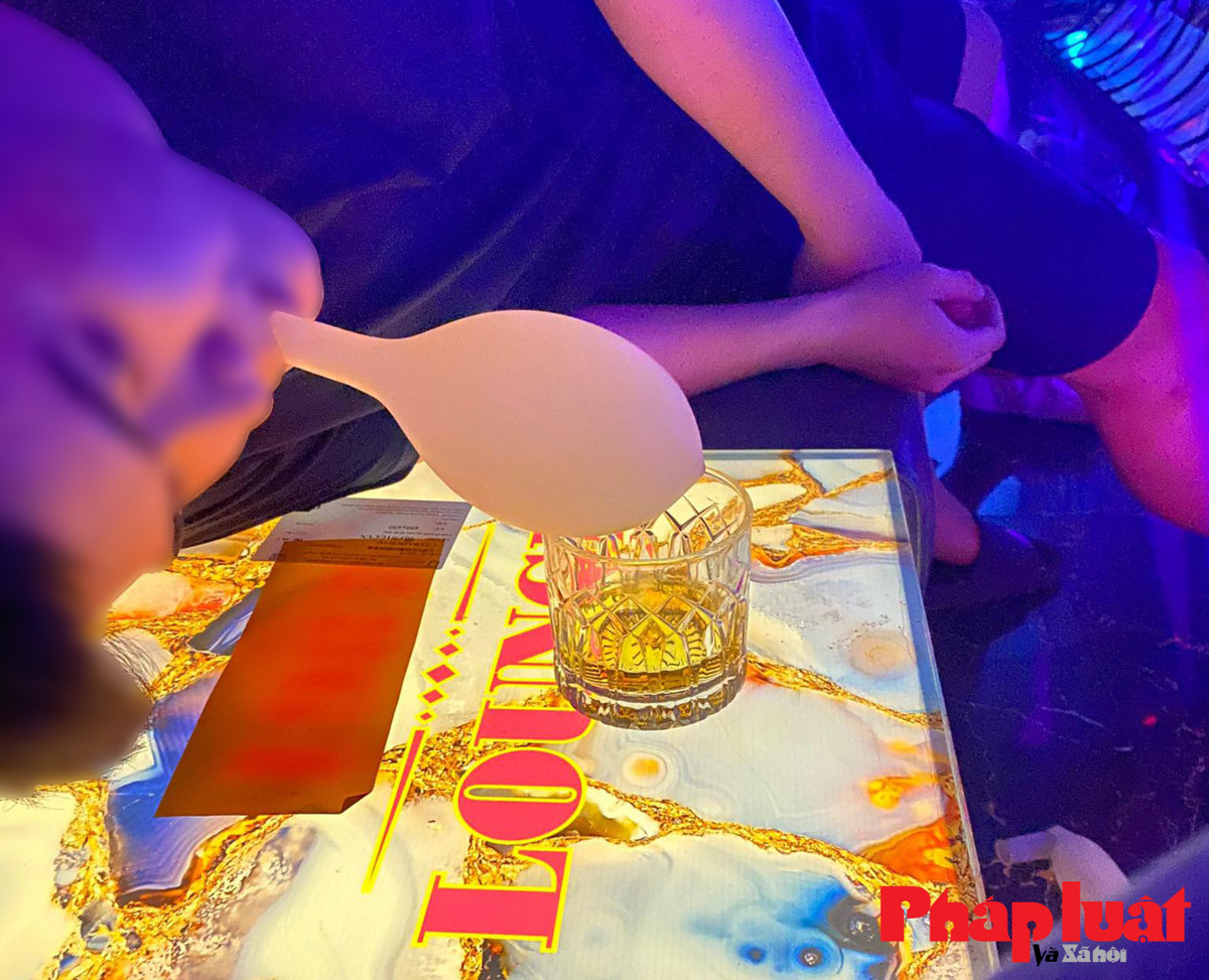 Bong cuoi tu cong khai tren mang toi hien thuc tai Lounge-Hinh-2