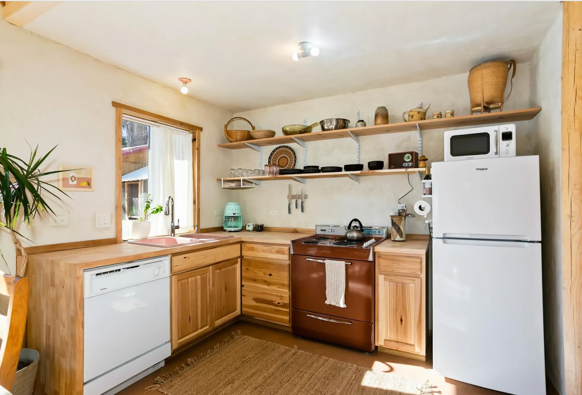 Căn nhà 100 triệu của cặp vợ chồng bỏ việc thành phố về quê - Hình 4 Can nha 100 trieu cua cap vo chong bo viec thanh pho ve que-Hinh-4