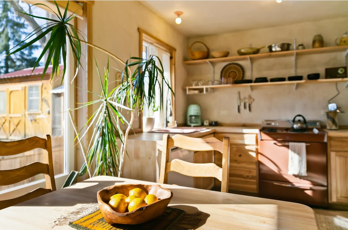 Căn nhà 100 triệu của cặp vợ chồng bỏ việc thành phố về quê - Hình 5 Can nha 100 trieu cua cap vo chong bo viec thanh pho ve que-Hinh-5