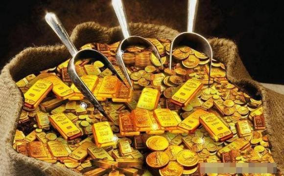  Tháng 8 âm lịch. Bất kể giới tính, những người sinh vào tháng 8 đều có đầu óc rất thông minh, tỉnh táo và hầu hết đều rất giỏi phân tích và kiểm soát. Sự nhạy bén trong kinh doanh đáng kinh ngạc của họ cho thấy những người được Chúa ban cho thường nhanh chóng tìm thấy những cơ hội kinh doanh có thể kiếm tiền từ những thứ mà người khác không chú ý đến. 