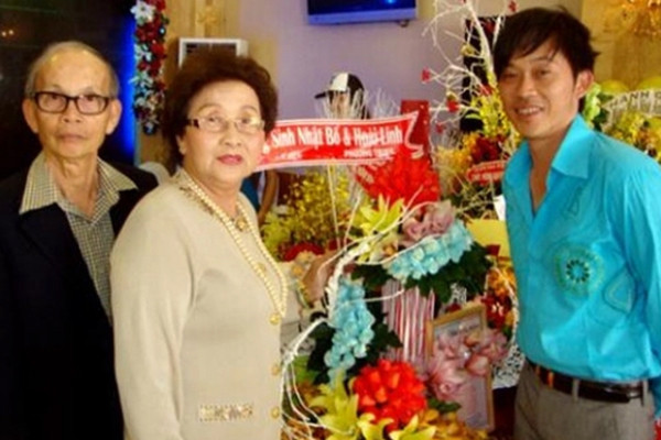 Dù được con cái chăm sóc, báo hiếu chu đáo nhưng mẹ ruột Hoài Linh vẫn chủ động trong cuộc sống mỗi ngày.