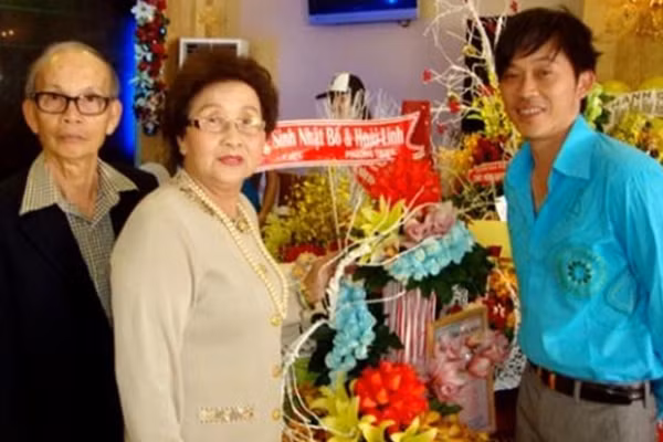 Dù được con cái chăm sóc, báo hiếu chu đáo nhưng mẹ ruột Hoài Linh vẫn chủ động trong cuộc sống mỗi ngày.