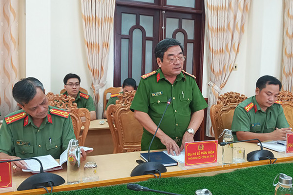 Dai uy Cong an danh nguoi dan ong o Ben Tre bi giang 2 cap-Hinh-2