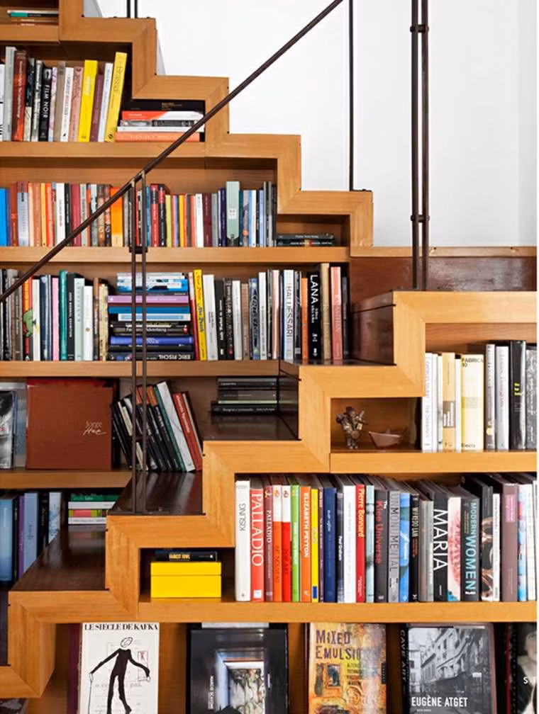 Gam cau thang thanh tu sach se bien nha ban tro thanh thu vien-Hinh-6