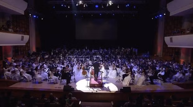 Chong Thanh Hang tiet lo ly do song kin tieng tren mang xa hoi-Hinh-3