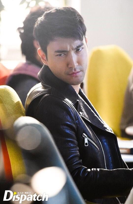 Bên cạnh hoạt động ca hát, Siwon còn được biết đến với sự nghiệp diễn xuất thành công. Khi lấn sân sang diễn xuất, anh được yêu thích qua nhiều tác phẩm như My fellow citizens, Work later, Drink now và nổi tiếng nhất là vai Kim Shin Hyuk phim She was pretty.