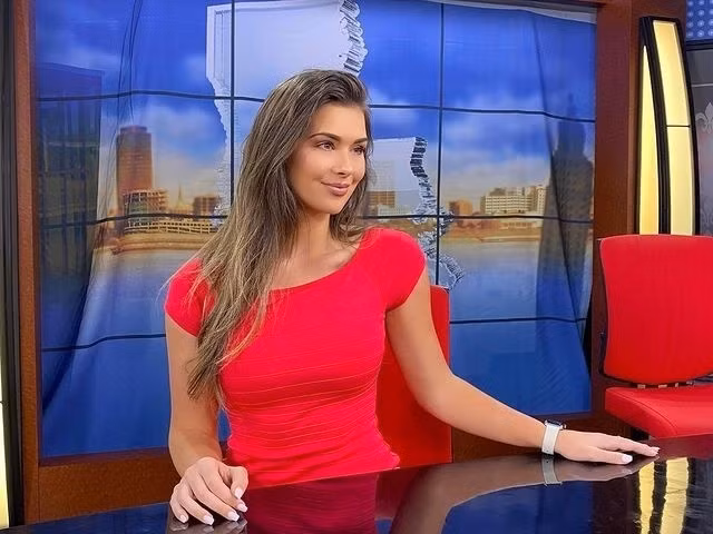 Trong thời gian học đại học, cô từng thực tập tại ESPN, WNCN-TV và WITN-TV. Sau khi rời ghế nhà trường, Aileen có thời gian làm phóng viên thể thao cho NBC29 WVIR-TV ở Charlottesville, Virginia.