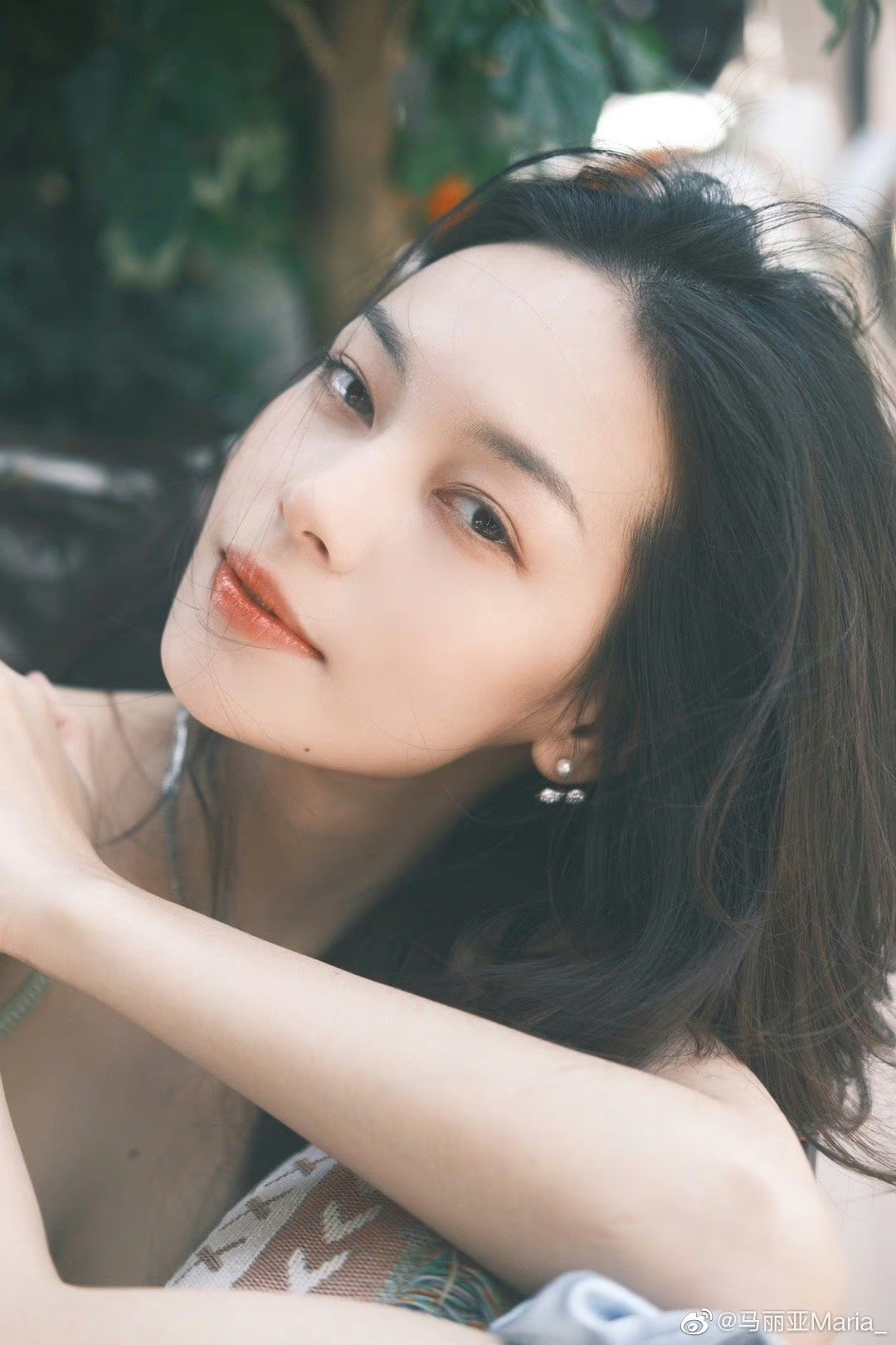 Ở dự án Thế giới võ hiệp Kim Dung (hay còn gọi là Tân anh hùng xạ điêu), người đóng vai công chúa Hoa Tranh là Maria Mã Lệ Á. Do mới hoạt động nghệ thuật, chưa có tác phẩm nổi bật, thông tin về nữ diễn viên tương đối ít.