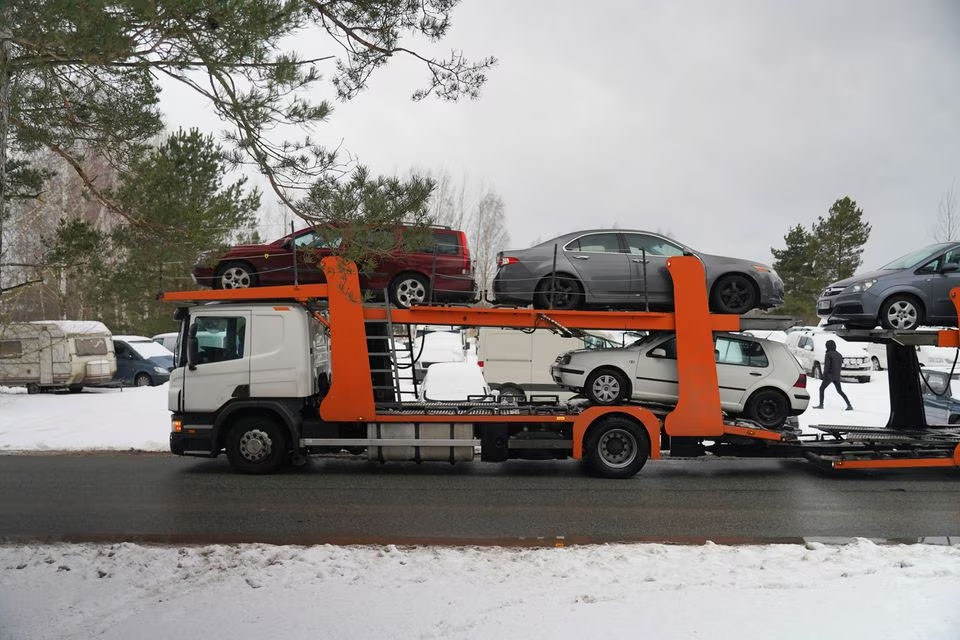 Latvia tang xe thu giu vi pham nong do con cho Ukraine