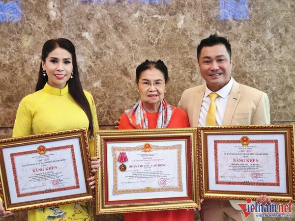 Me ruot Ly Hung: Giup chong nuoi con, tuoi gia an huong du day-Hinh-7