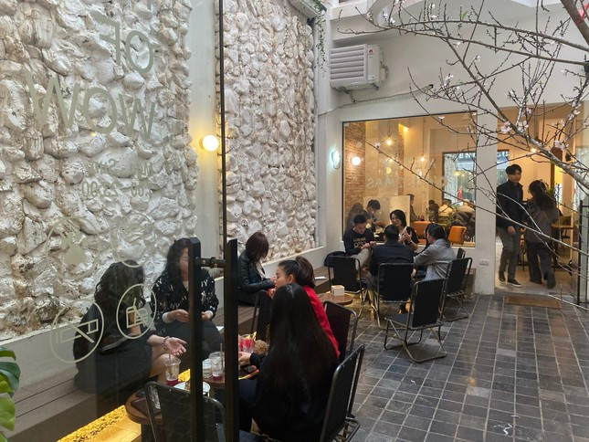Một quán cafe trên phố Bùi Thị Xuân (Hà Nội)