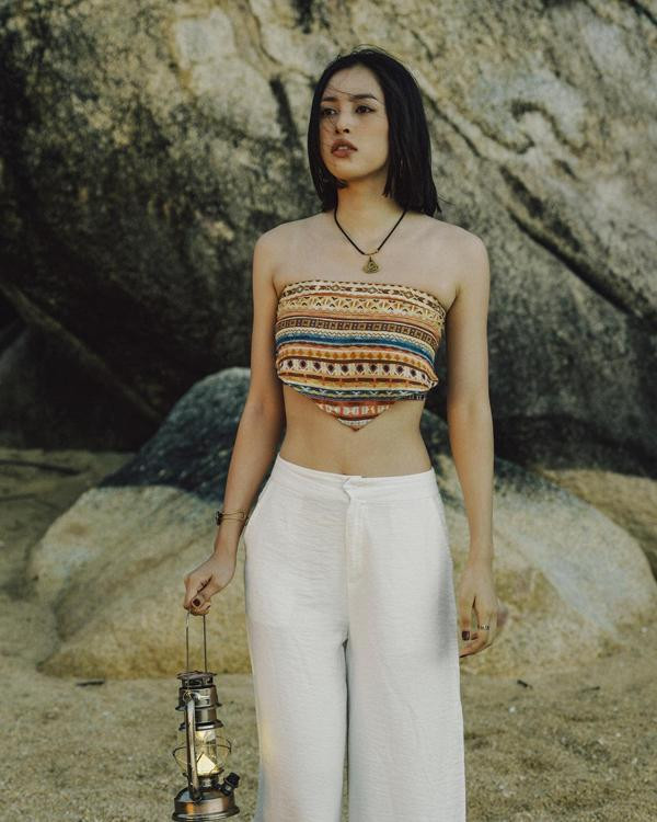 Tieu Vy tang can, nay 3 vong goi cam nho 'vuot luoi'-Hinh-3