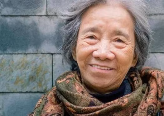 3 kieu nguoi gia nay duoc con cai tranh nhau phung duong-Hinh-3