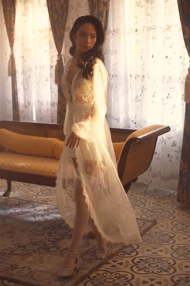 Minh Hang voc dang thon gon dau thai ky nhin phat me-Hinh-6