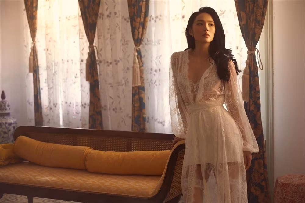 Minh Hang voc dang thon gon dau thai ky nhin phat me-Hinh-5