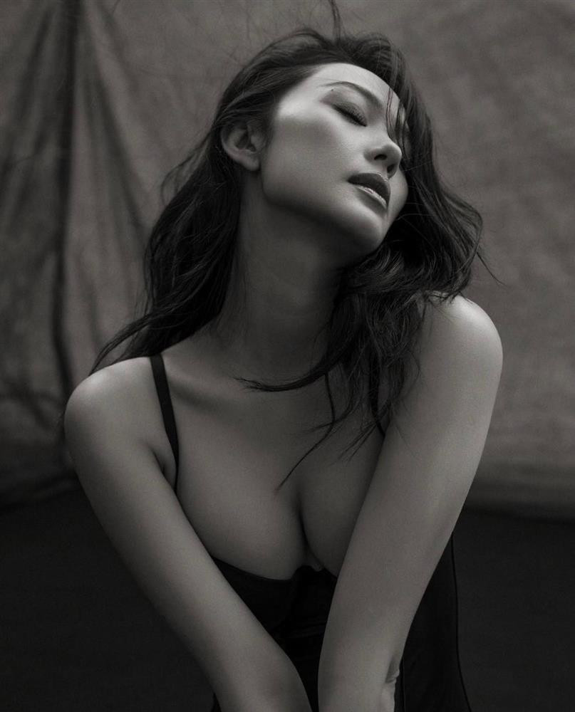 Minh Hang voc dang thon gon dau thai ky nhin phat me-Hinh-3