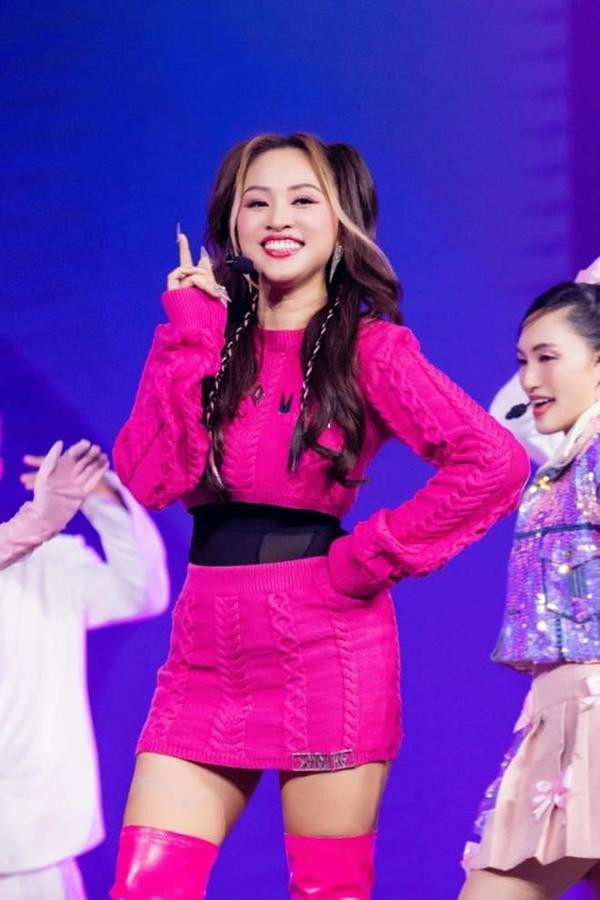 Chan dung chong doanh nhan cua MC Van Hugo