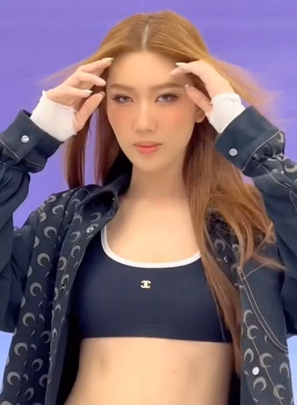 Thúy Ngân qua ảnh thật và ảnh bị quay lén khác nhau thế nào? ảnh 7