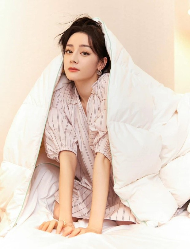 Địch Lệ Nhiệt Ba tiết lộ lý do "ở ẩn" 7 tháng ảnh 7