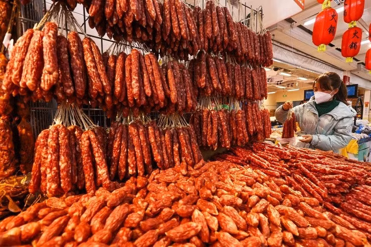 Hinh anh nguoi dan Trung Quoc ron ra chuan bi Tet-Hinh-4